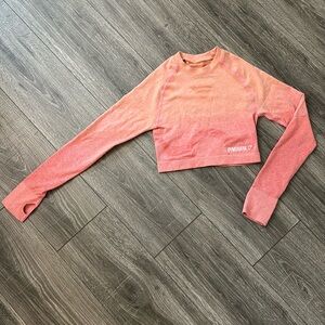Gymshark cropped long sleeve shirt. In great condition!